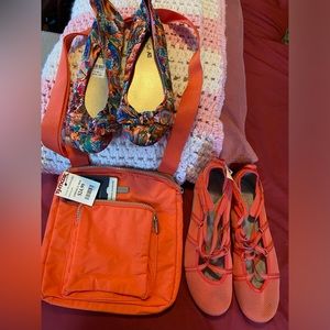 American Eagle, Clark’s and Baggallini set. 2 flats & crossbody bag neon orange